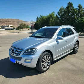 Mercedes-Benz ML350 2011