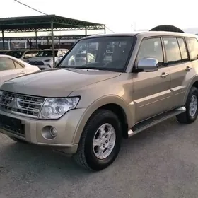 Mitsubishi Pajero 2008