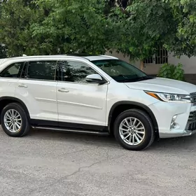 Toyota Highlander 2019