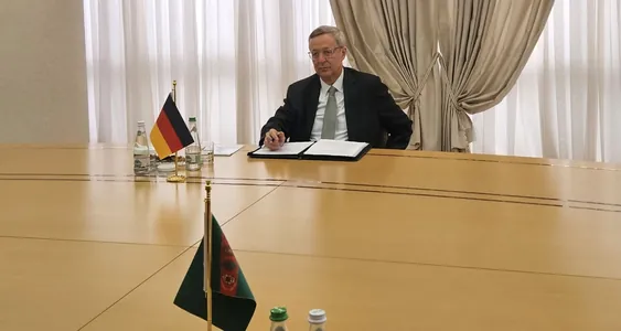 В МИД прошла встреча с управляющим директором Восточного комитета германской экономики