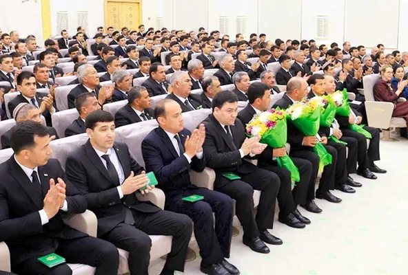 Туркменским коневодам присвоены почетные звания за заслуги в развитии отрасли