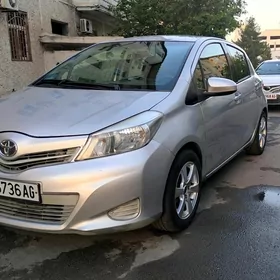 Toyota Yaris 2012