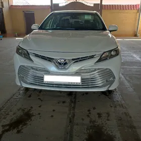 Toyota Camry 2018