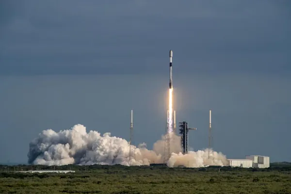 SpaceX Falcon 9-yň 300-nji üstünlikli gonuşyny amala aşyrdy