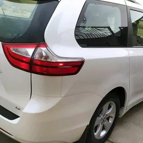 Toyota Sienna 2018