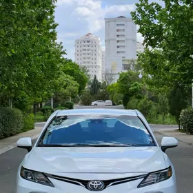 Toyota Camry 2022