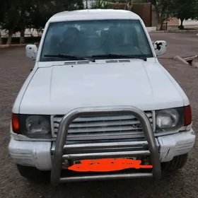 Mitsubishi Montero 1994