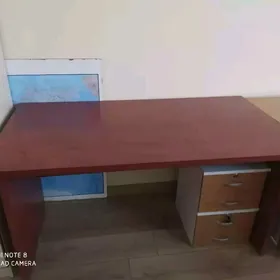 письменный стол