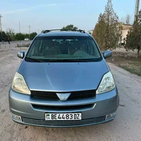 Toyota Sienna 2003