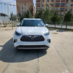 Toyota Highlander 2021