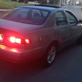 Toyota Camry 1999