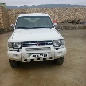 Mitsubishi Pajero 1999