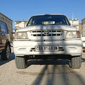 Toyota Hilux 2004