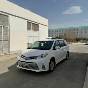 Toyota Sienna 2018