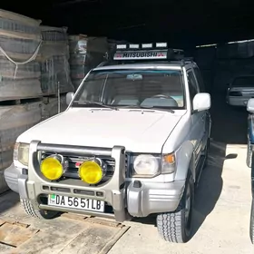 Mitsubishi Pajero 1998