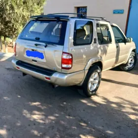 Nissan Pathfinder 2001