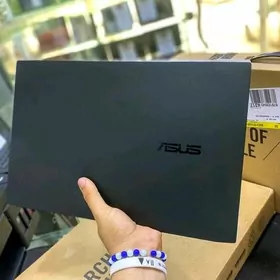 ASUS Creator/i9/1TB/RAM 16