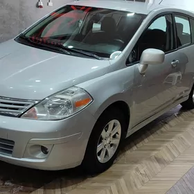 Nissan Versa 2012