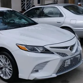 Toyota Camry 2020