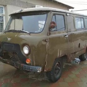 UAZ 452 1990