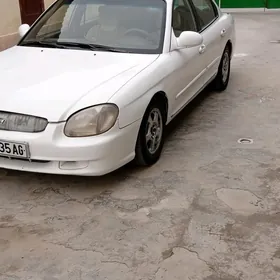 Hyundai Sonata 2000