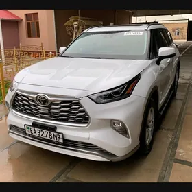 Toyota Highlander 2021