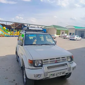 Mitsubishi Pajero 1993