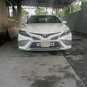 Toyota Camry 2018