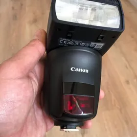 Вспышка  Canon 470EX