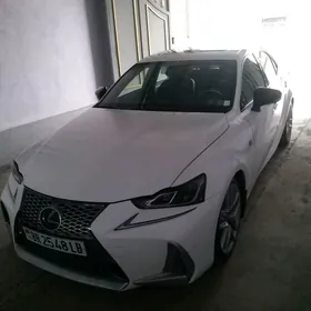 Lexus IS 300 2020