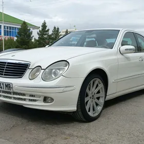 Mercedes-Benz E350 2005