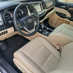 Toyota Highlander 2019