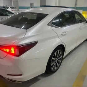 Lexus ES 350 2019