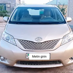 Toyota Sienna 2010