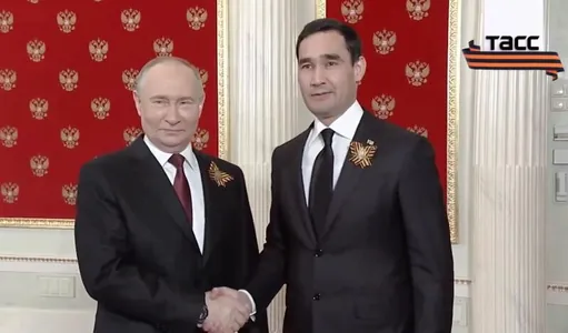 Serdar Berdimuhamedow Moskwada dabaraly ýöriş başlamazdan öň W.Putin bilen görüşdi