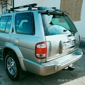 Infiniti QX4 1999