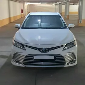 Toyota Camry 2019