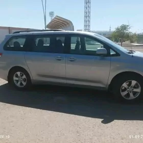 Toyota Sienna 2012