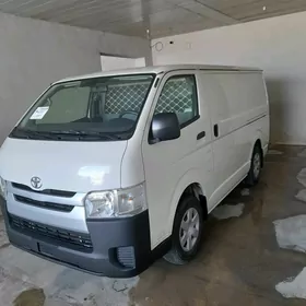 Toyota Hiace 2021