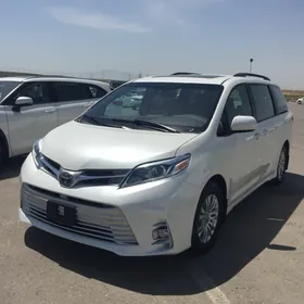 Toyota Sienna 2019