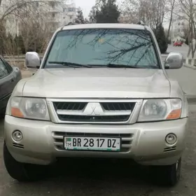 Mitsubishi Pajero 2005