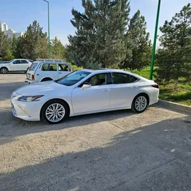 Lexus ES 350 2019