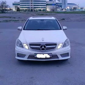 Mercedes-Benz E-Class 2011