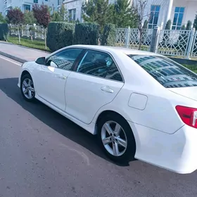 Toyota Camry 2014