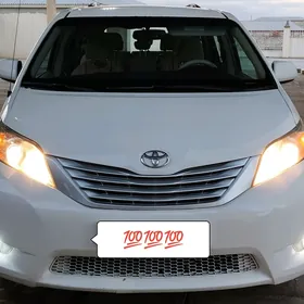 Toyota Sienna 2010