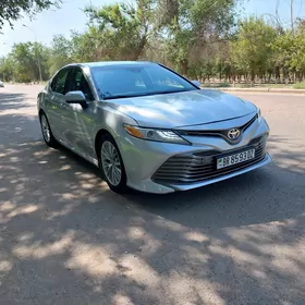 Toyota Camry 2018