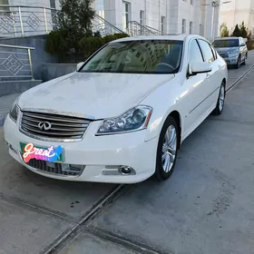 Infiniti M35 2010