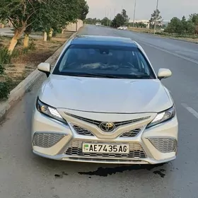 Toyota Camry 2019