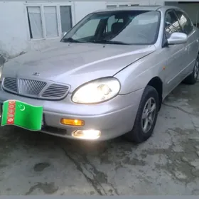 Daewoo Leganza 1998