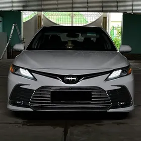 Toyota Camry 2019